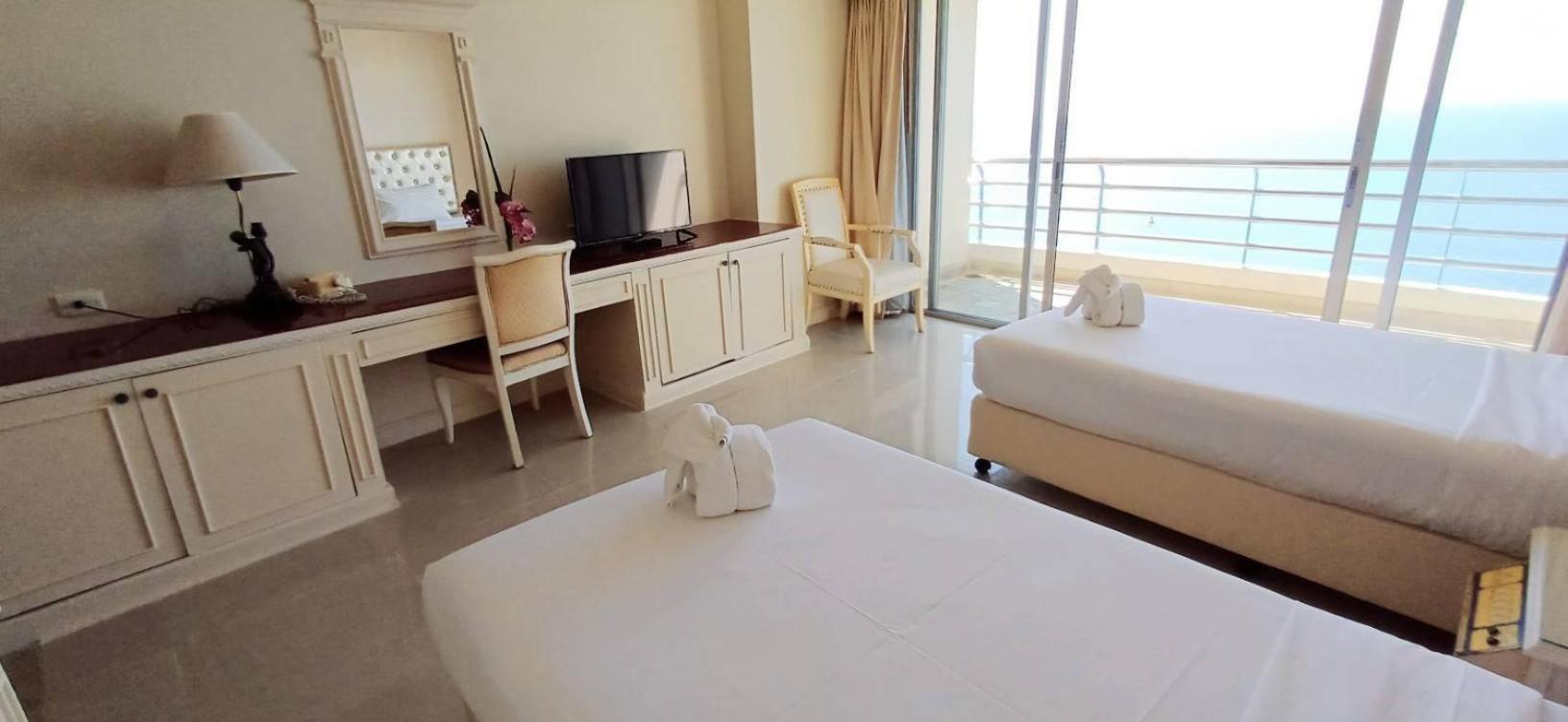 Adriatic Palace Hotel Патая Екстериор снимка