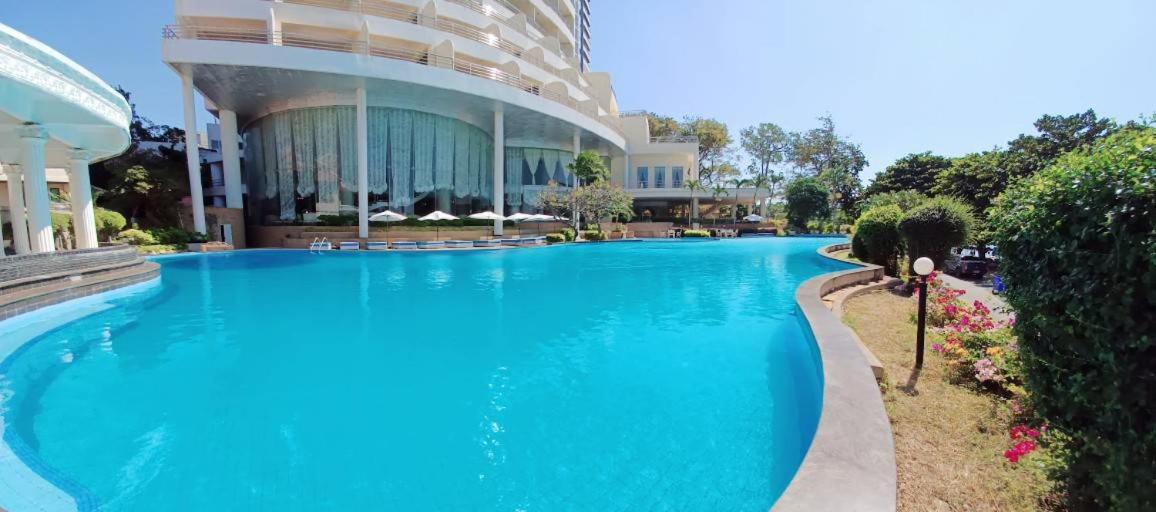 Adriatic Palace Hotel Патая Екстериор снимка